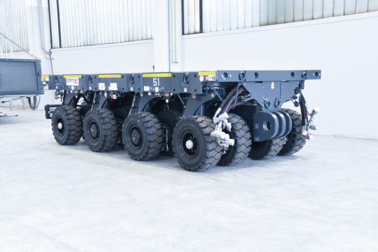 Combinable self-propelled modular transporters (SPMT) by Cometto are designed to handle the most demanding transport projects.