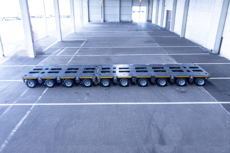 Modular trailers from Faymonville are built on pendle-axles, which are designed to distribute weight efficiently and ensure stability.