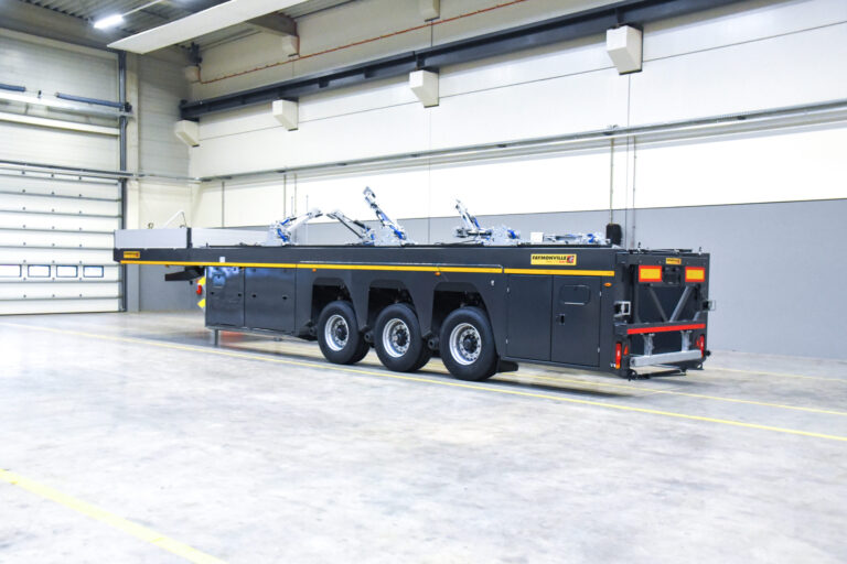 The inloader technology of the PrefaMAX enables an independent loading and unloading of cargo without the need for external equipment such as cranes or forklifts.