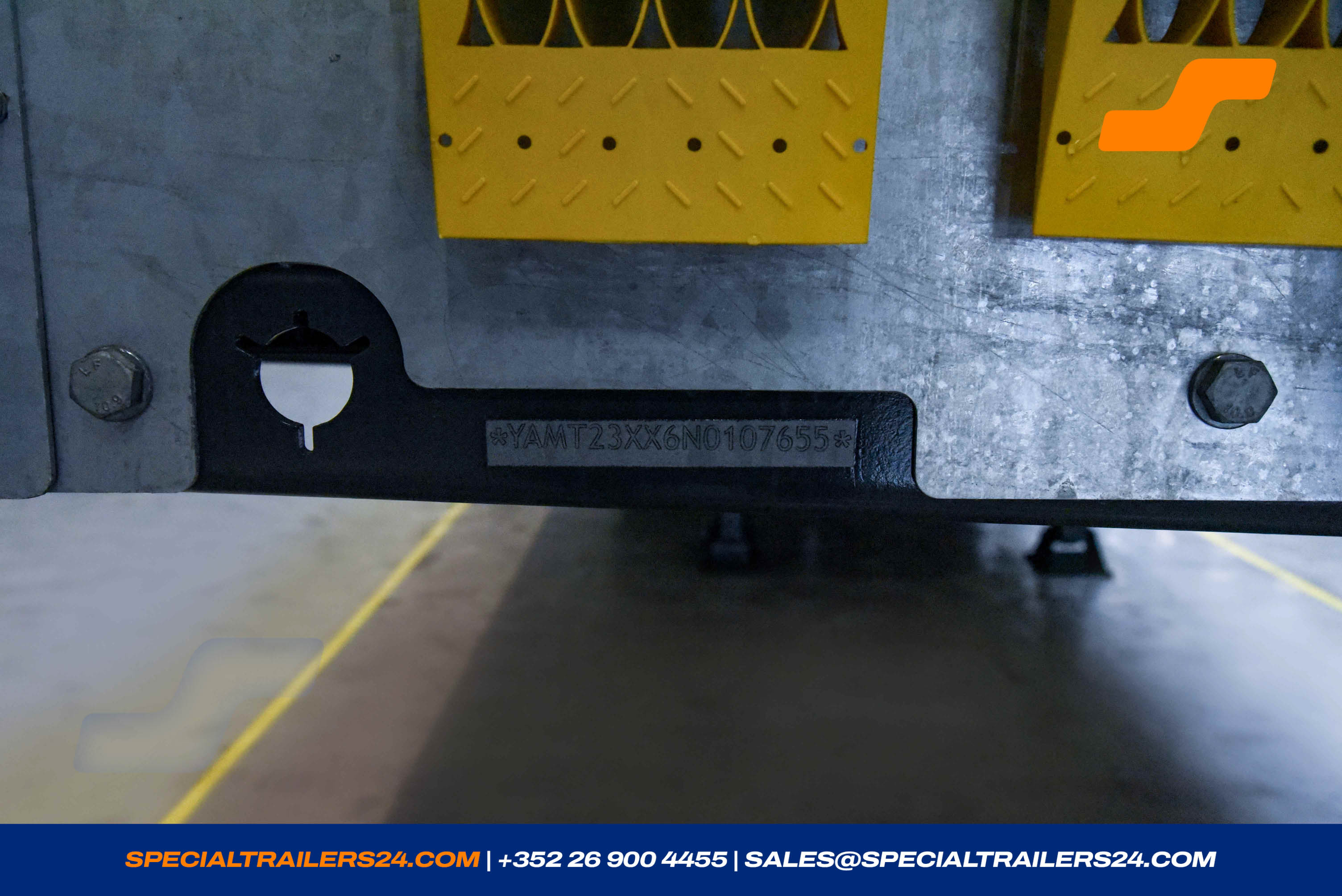 Flatbed trailer MAX Trailer MAX200 Vehicle for sale