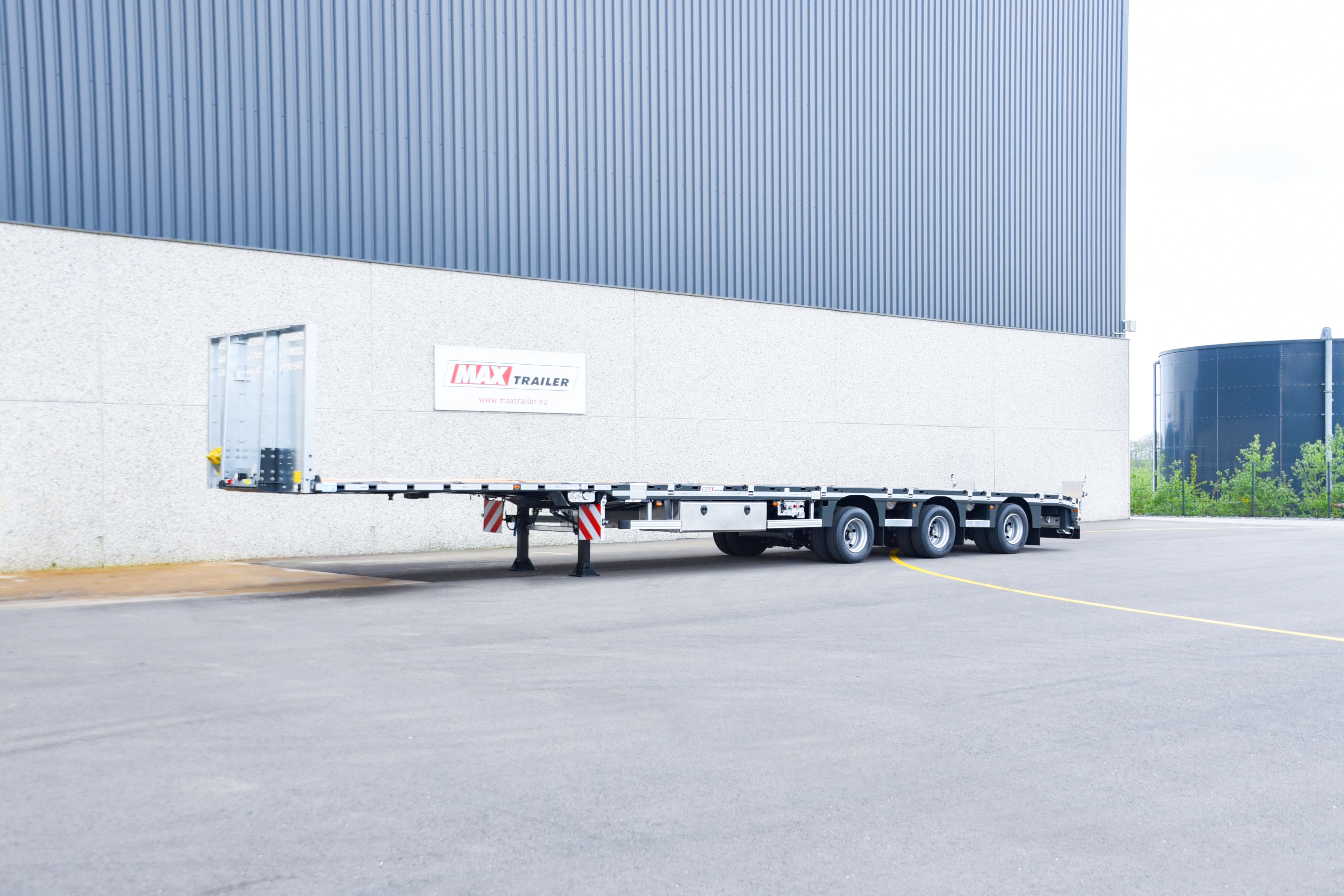 Flatbed trailer MAX Trailer MAX210 Vehicle for sale