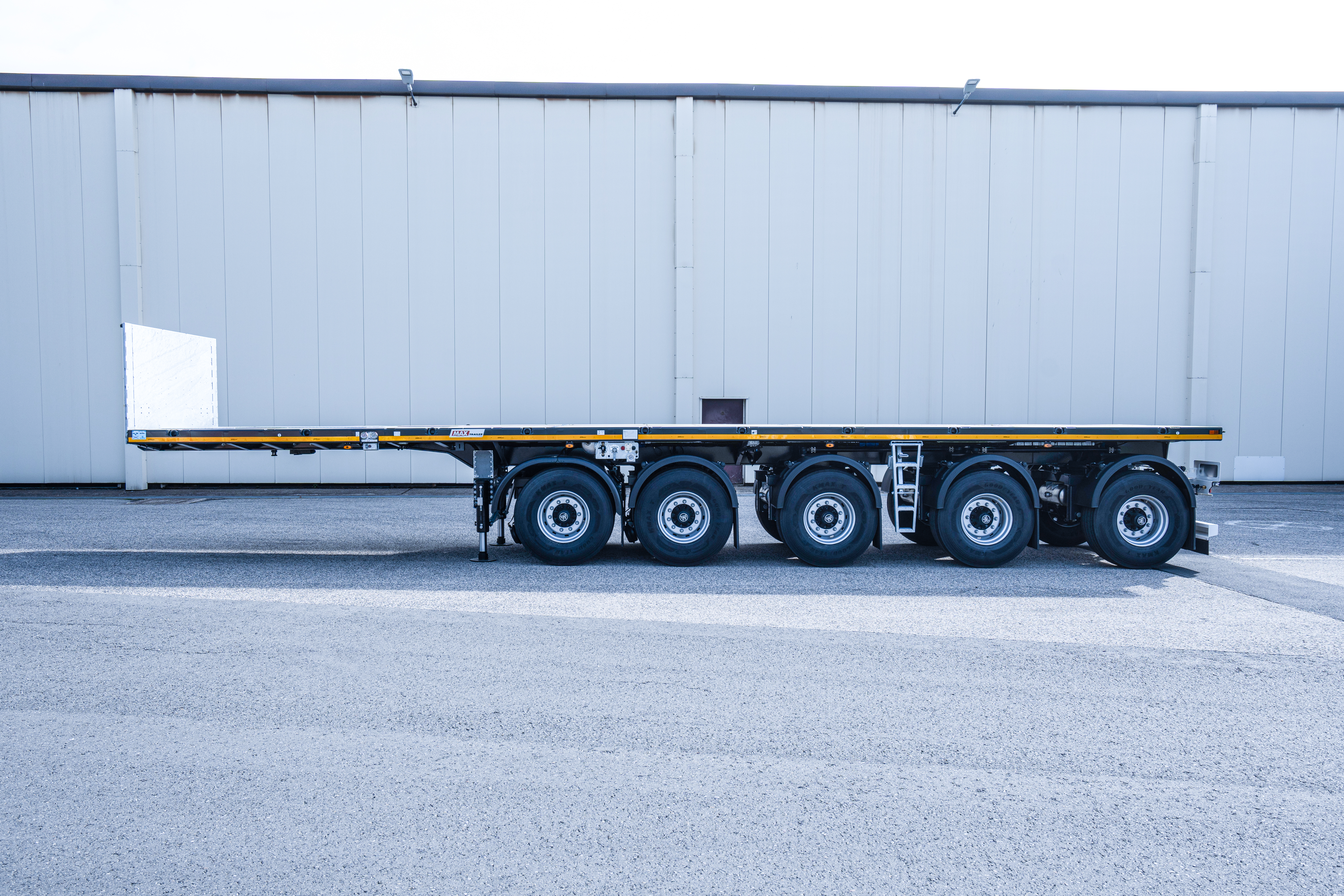 Flatbed trailer MAX Trailer MAX410 Vehicle for sale