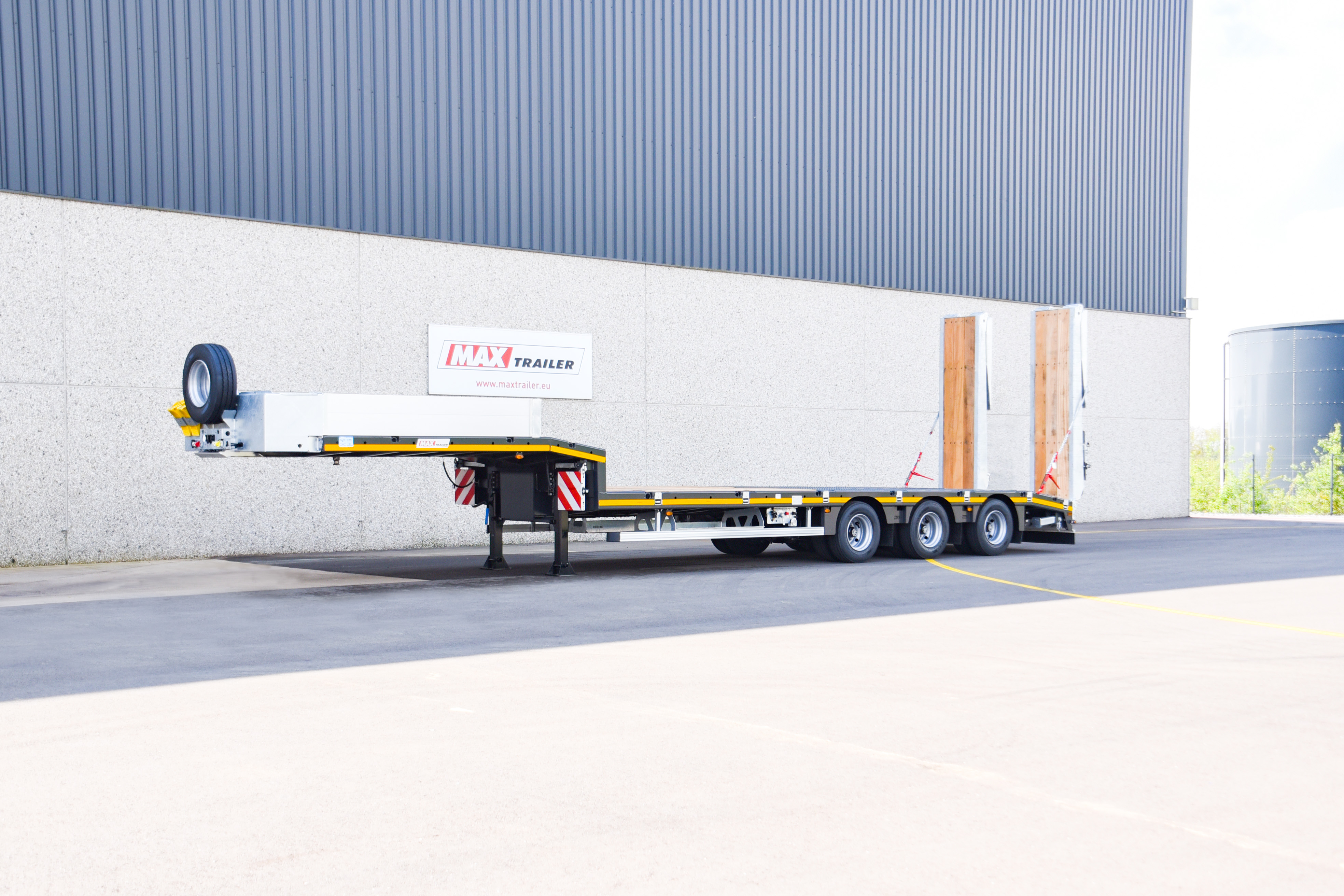 Low loader MAX Trailer MAX100 Vehicle for sale