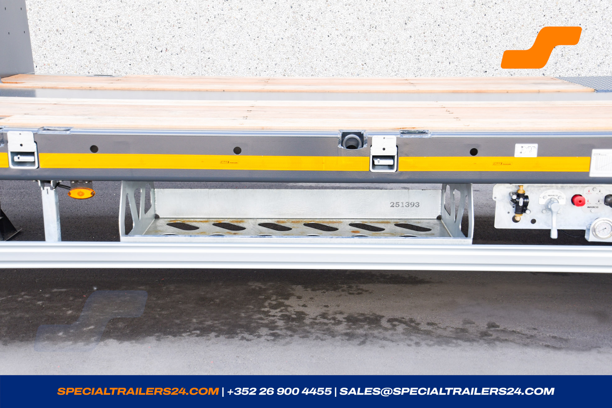 Low loader MAX Trailer MAX100 Vehicle for sale