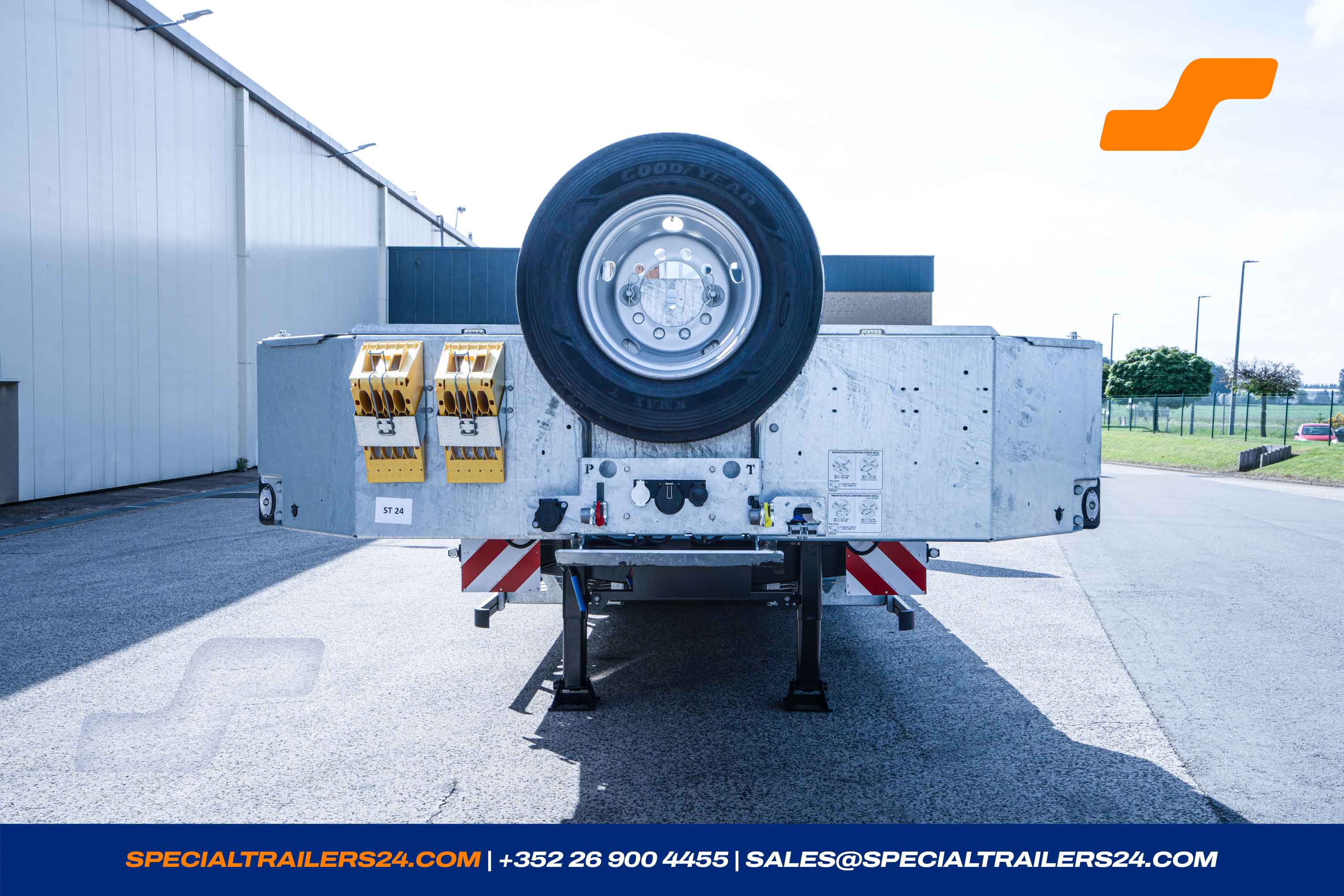 Low loader MAX Trailer MAX100 Vehicle for sale