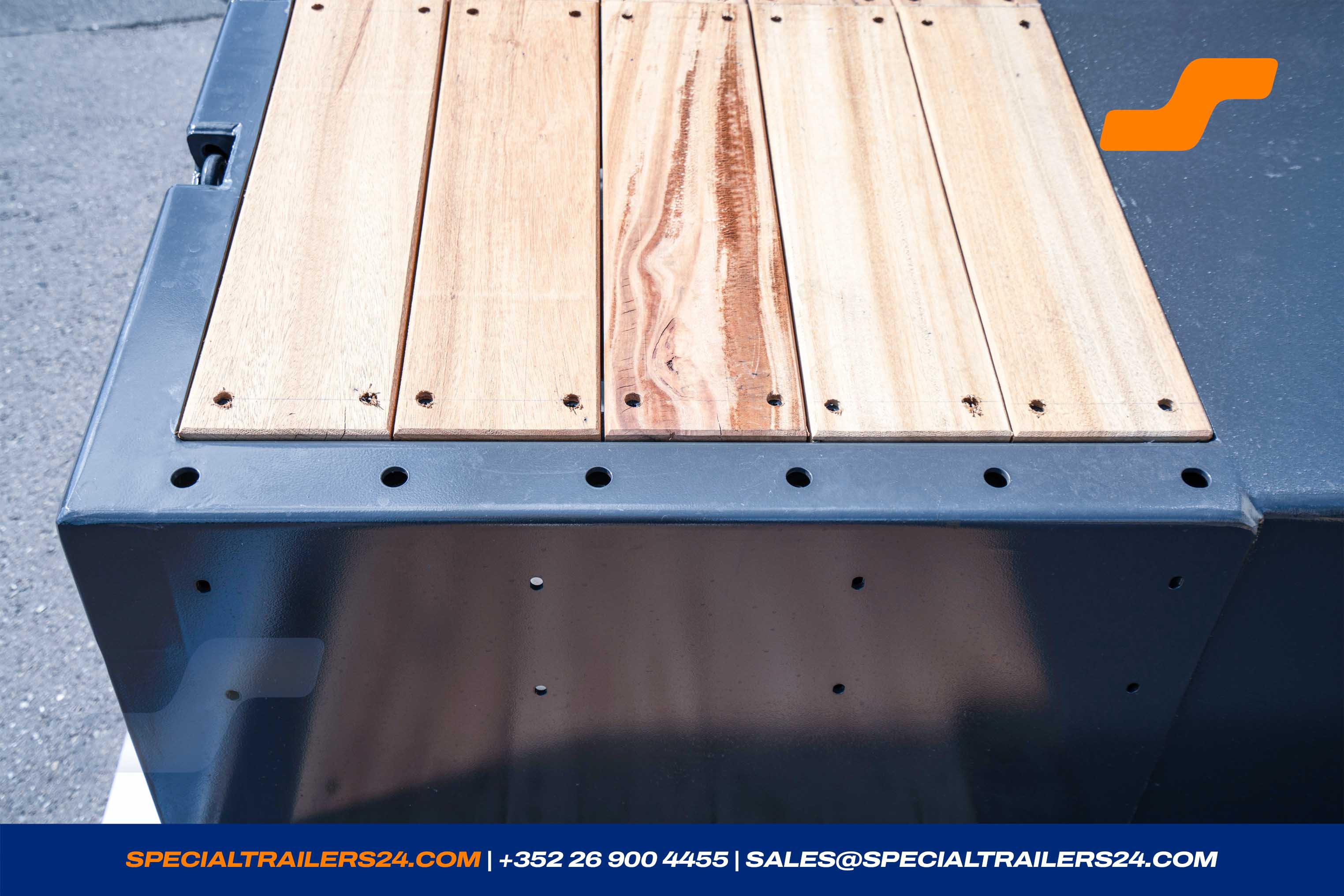 Low loader MAX Trailer MAX100 Vehicle for sale