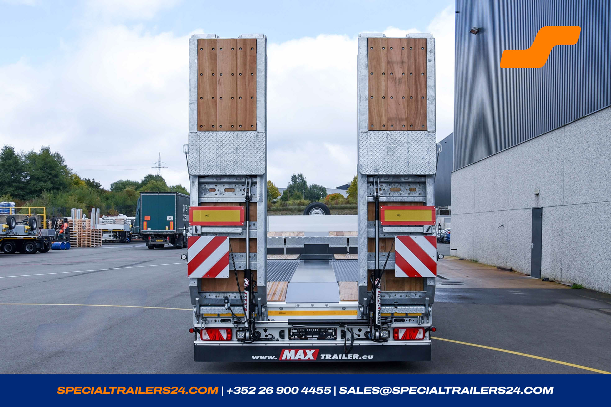 Low loader MAX Trailer MAX100 Vehicle for sale