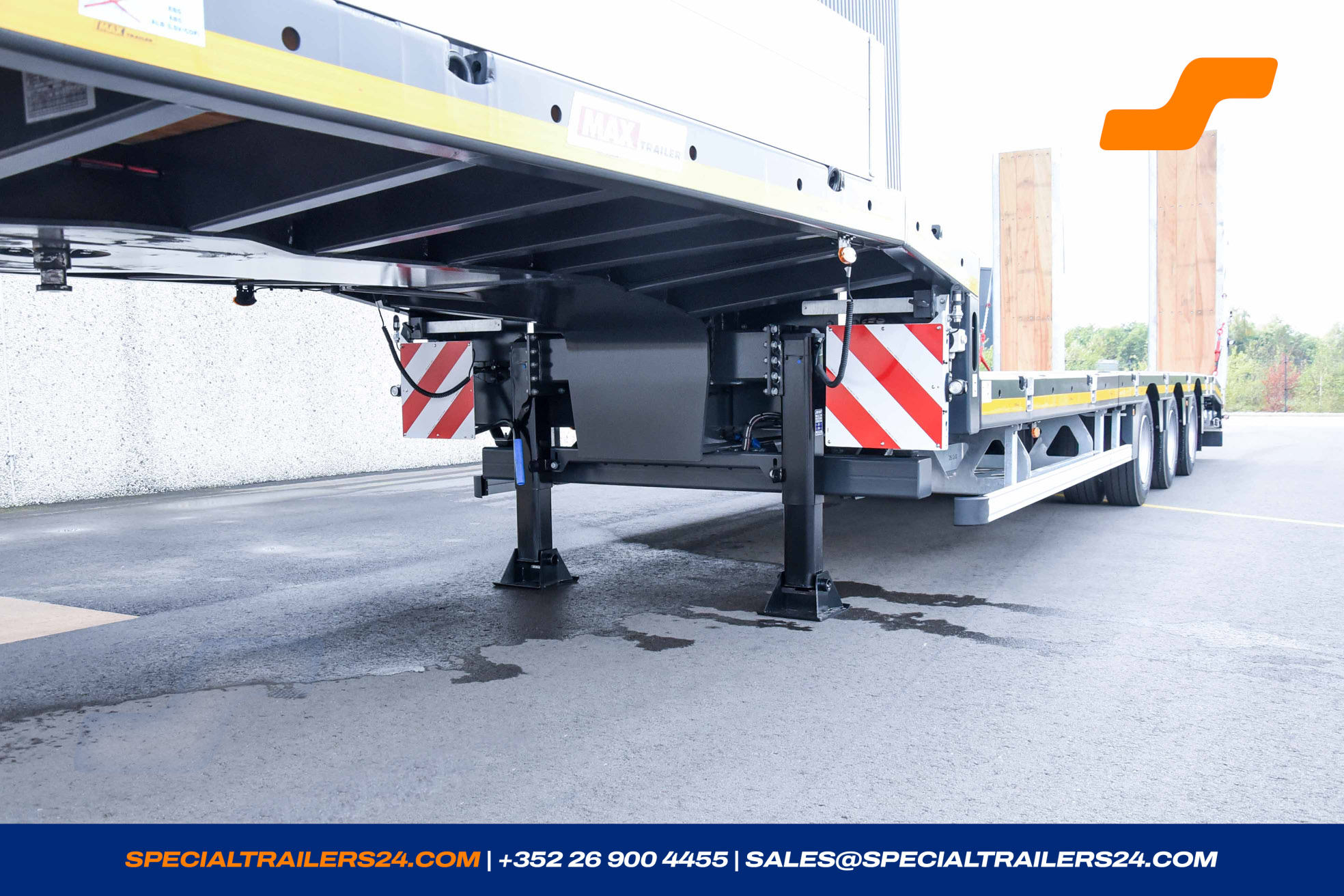 Low loader MAX Trailer MAX100 Vehicle for sale