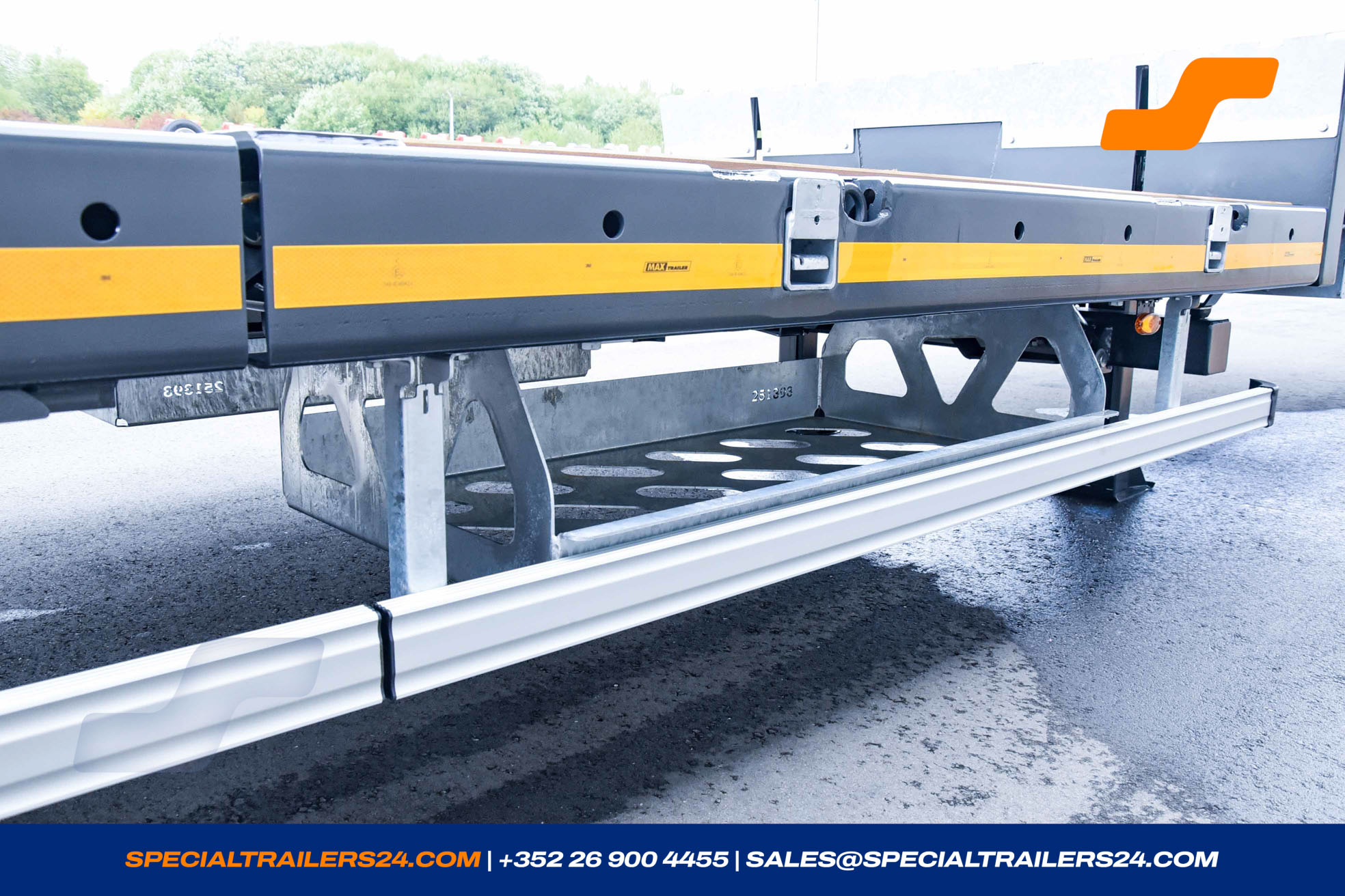 Low loader MAX Trailer MAX100 Vehicle for sale