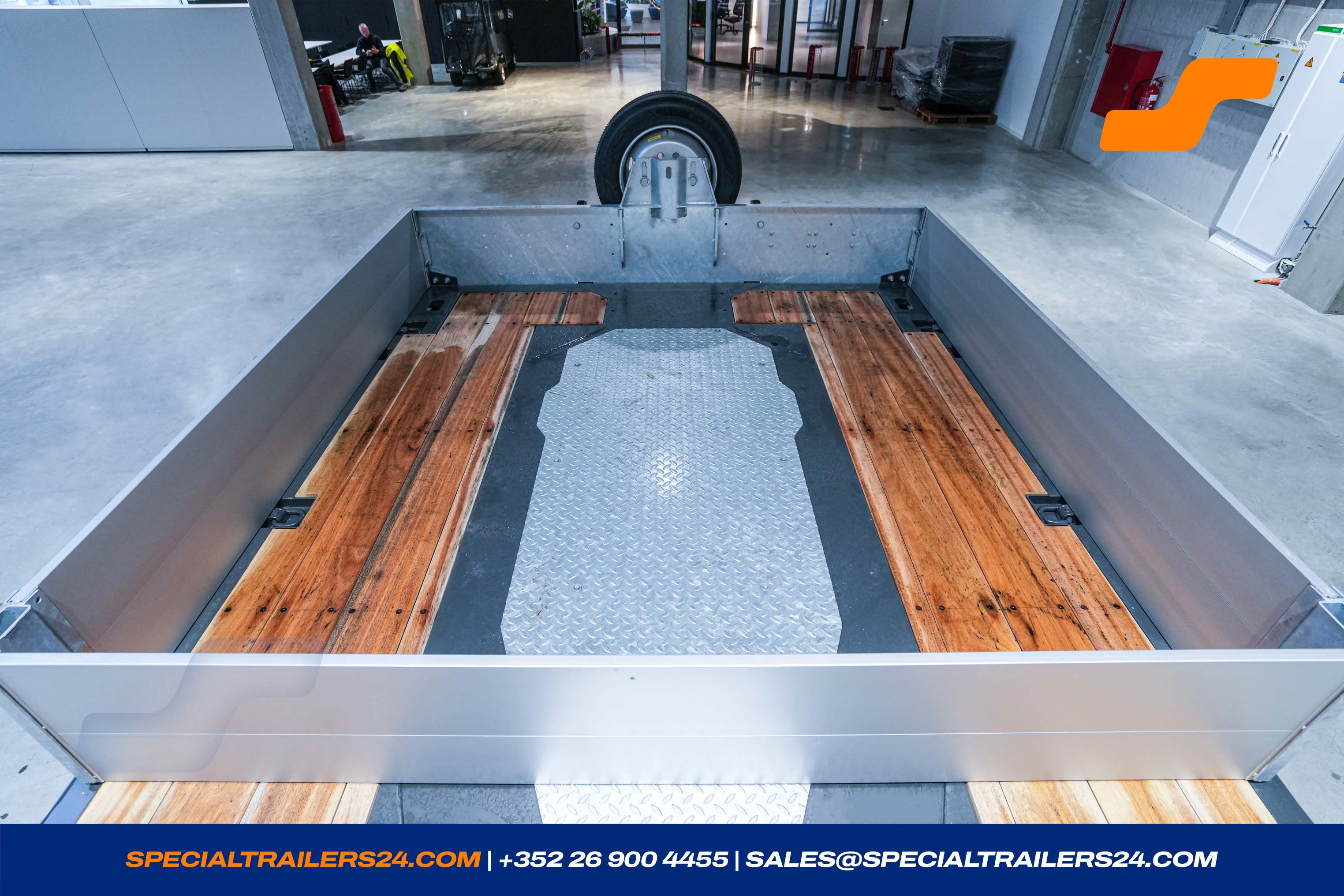 Low loader MAX Trailer MAX110 Vehicle for sale