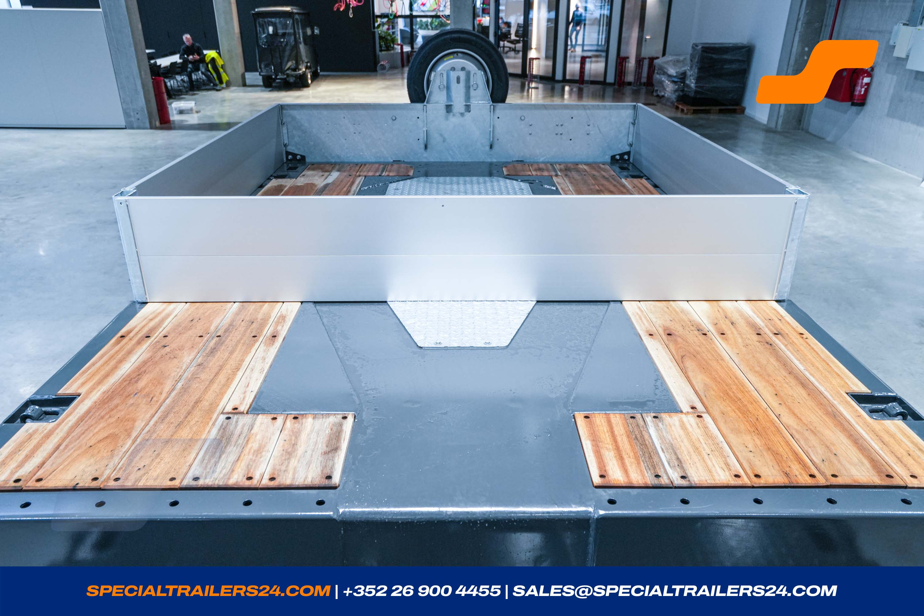 Low loader MAX Trailer MAX110 Vehicle for sale