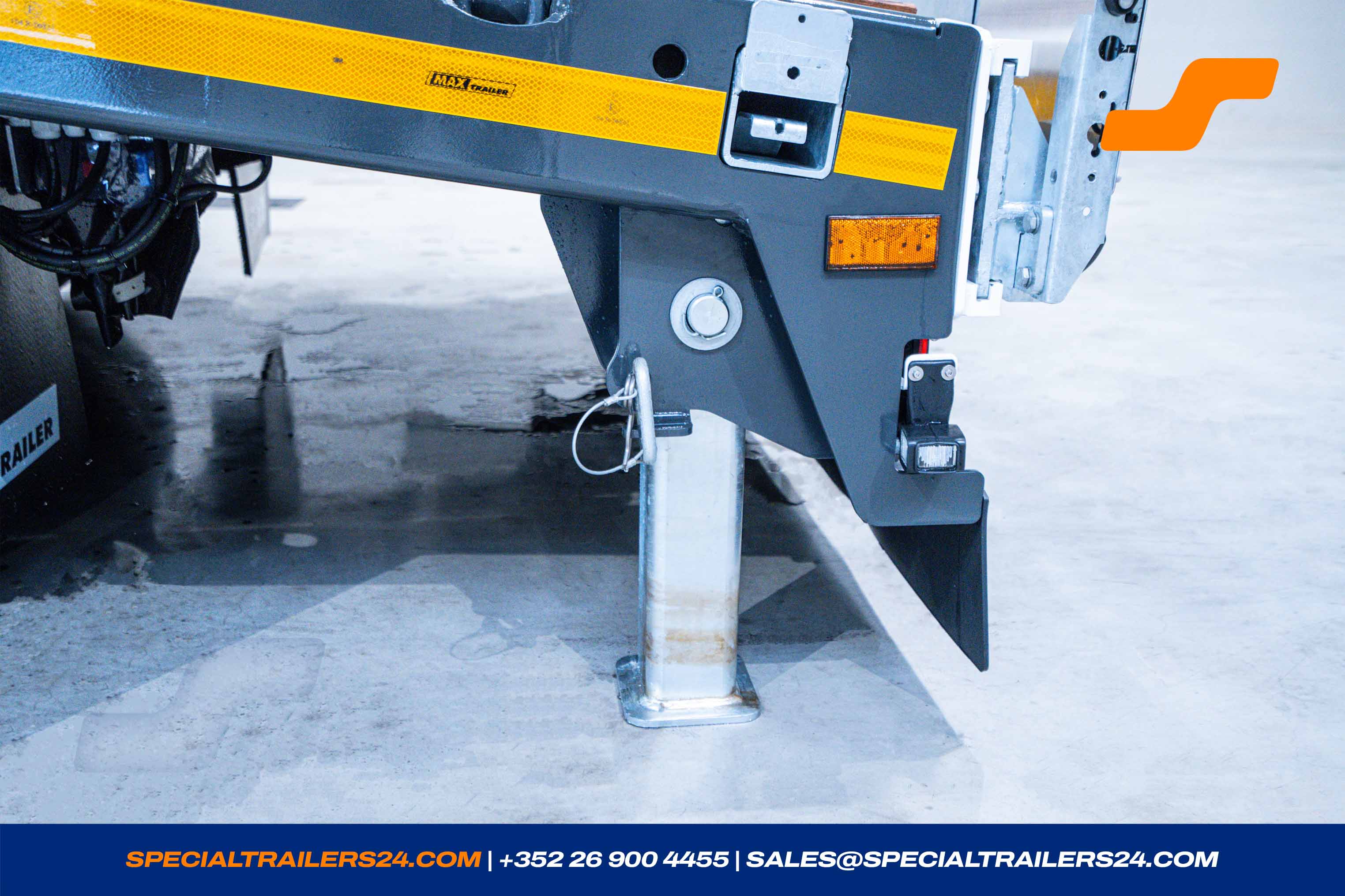 Low loader MAX Trailer MAX110 Vehicle for sale