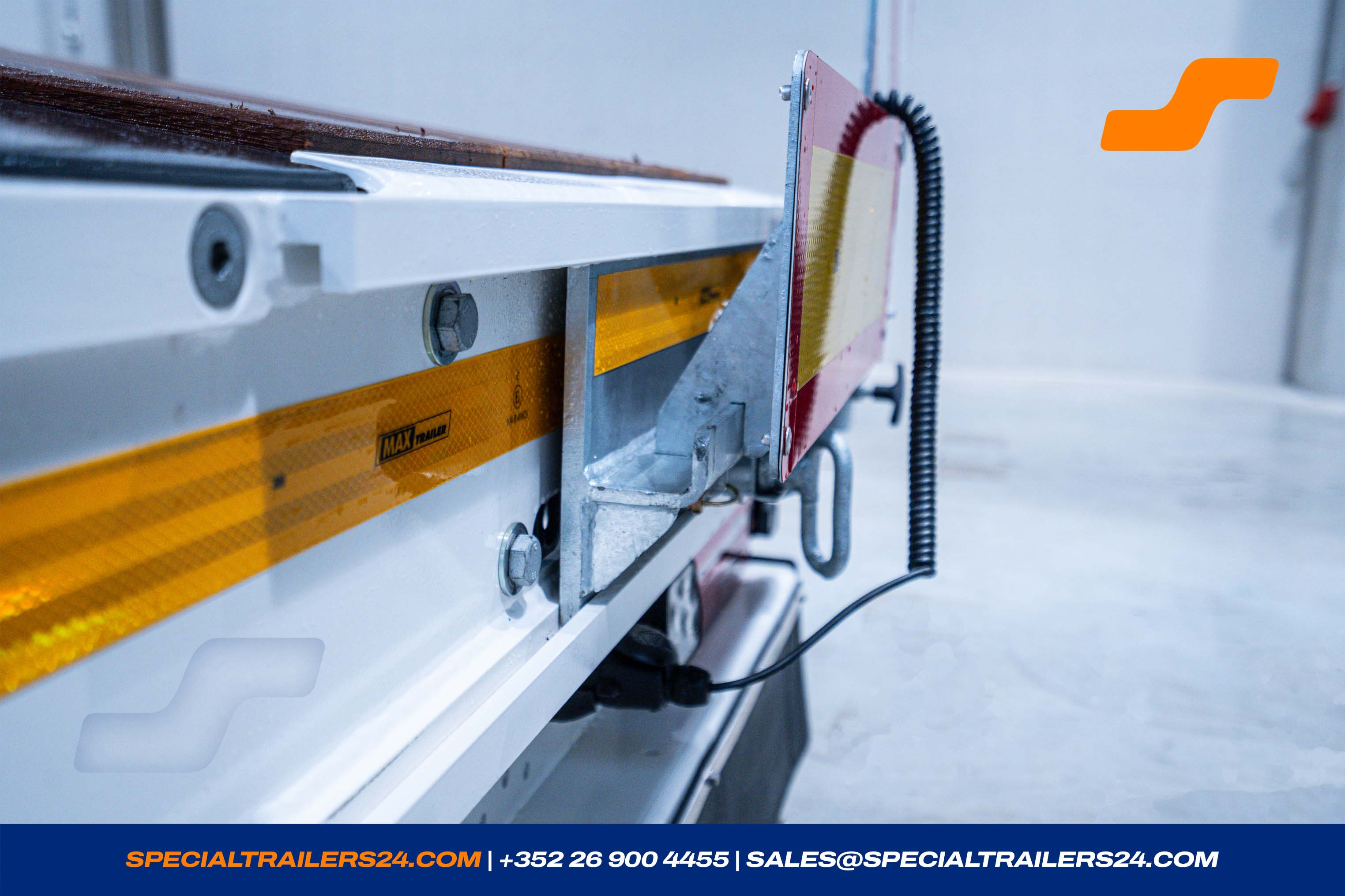 Low loader MAX Trailer MAX110 Vehicle for sale