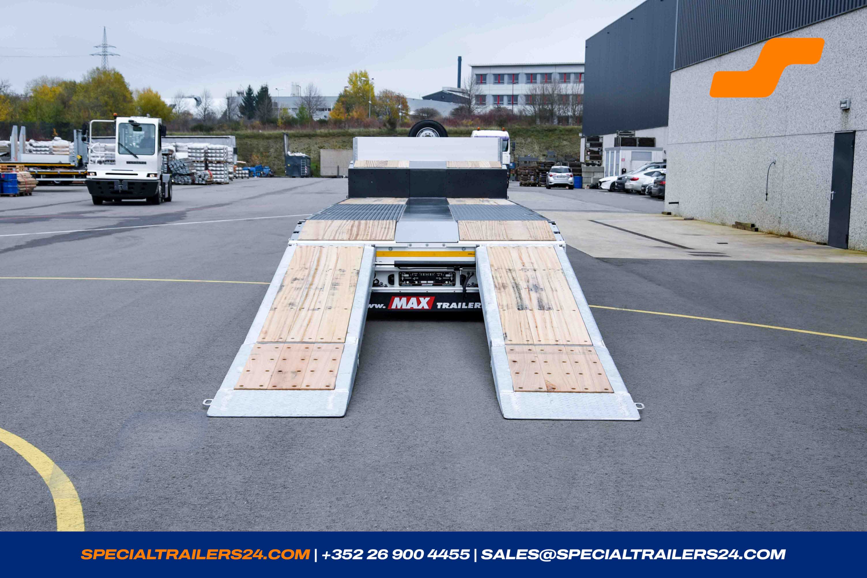 Low loader MAX Trailer MAX110 Vehicle for sale