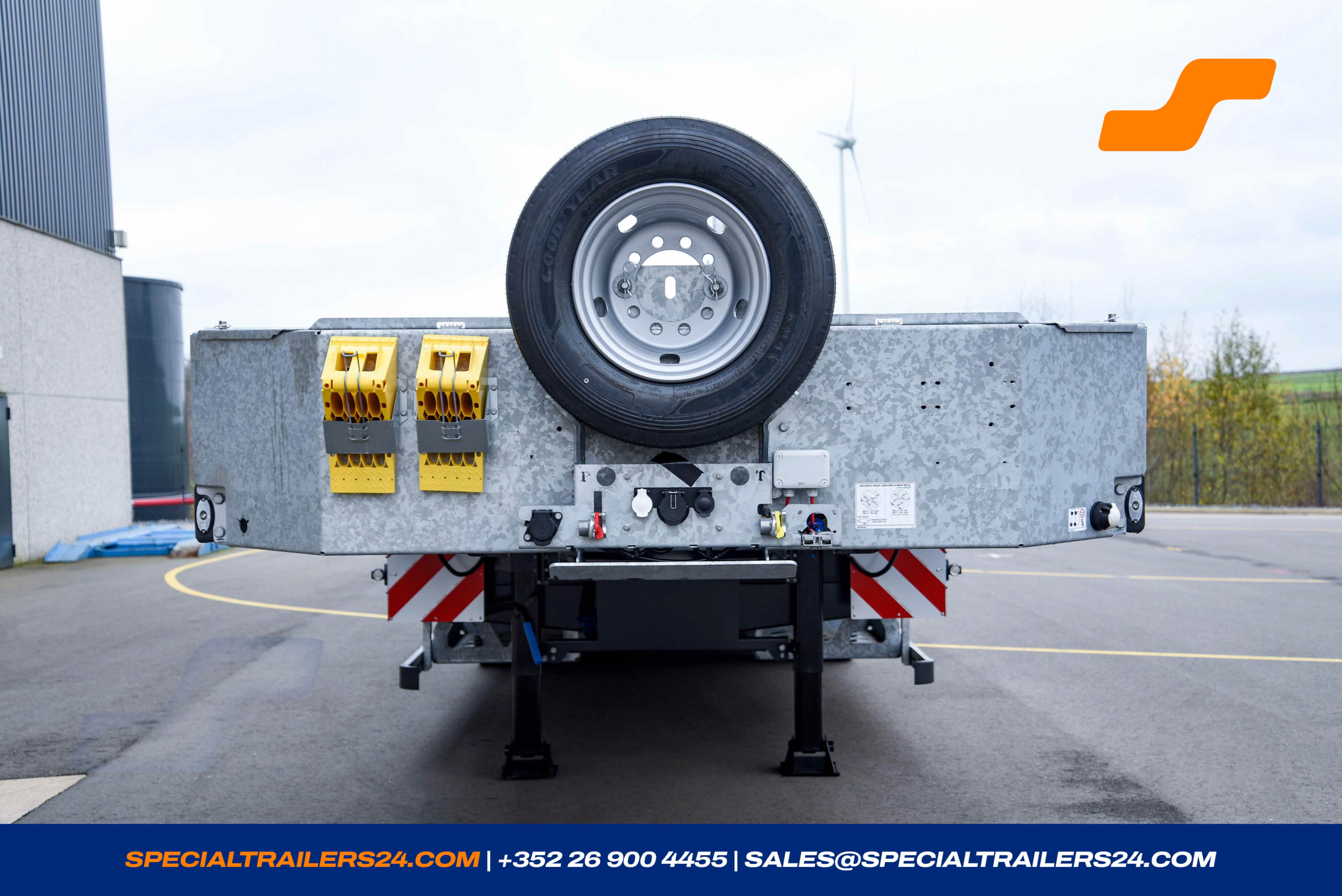 Low loader MAX Trailer MAX110 Vehicle for sale