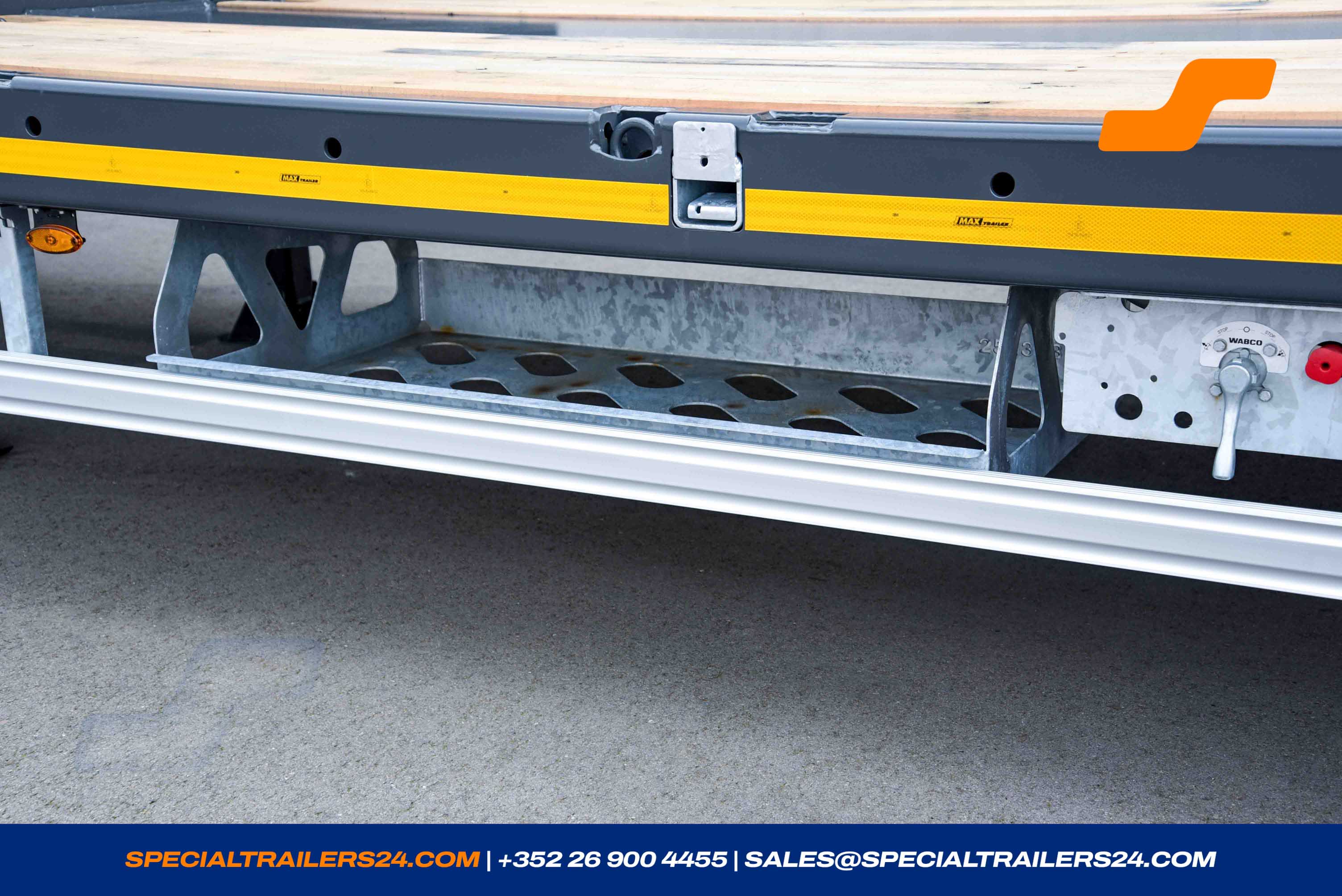 Low loader MAX Trailer MAX110 Vehicle for sale