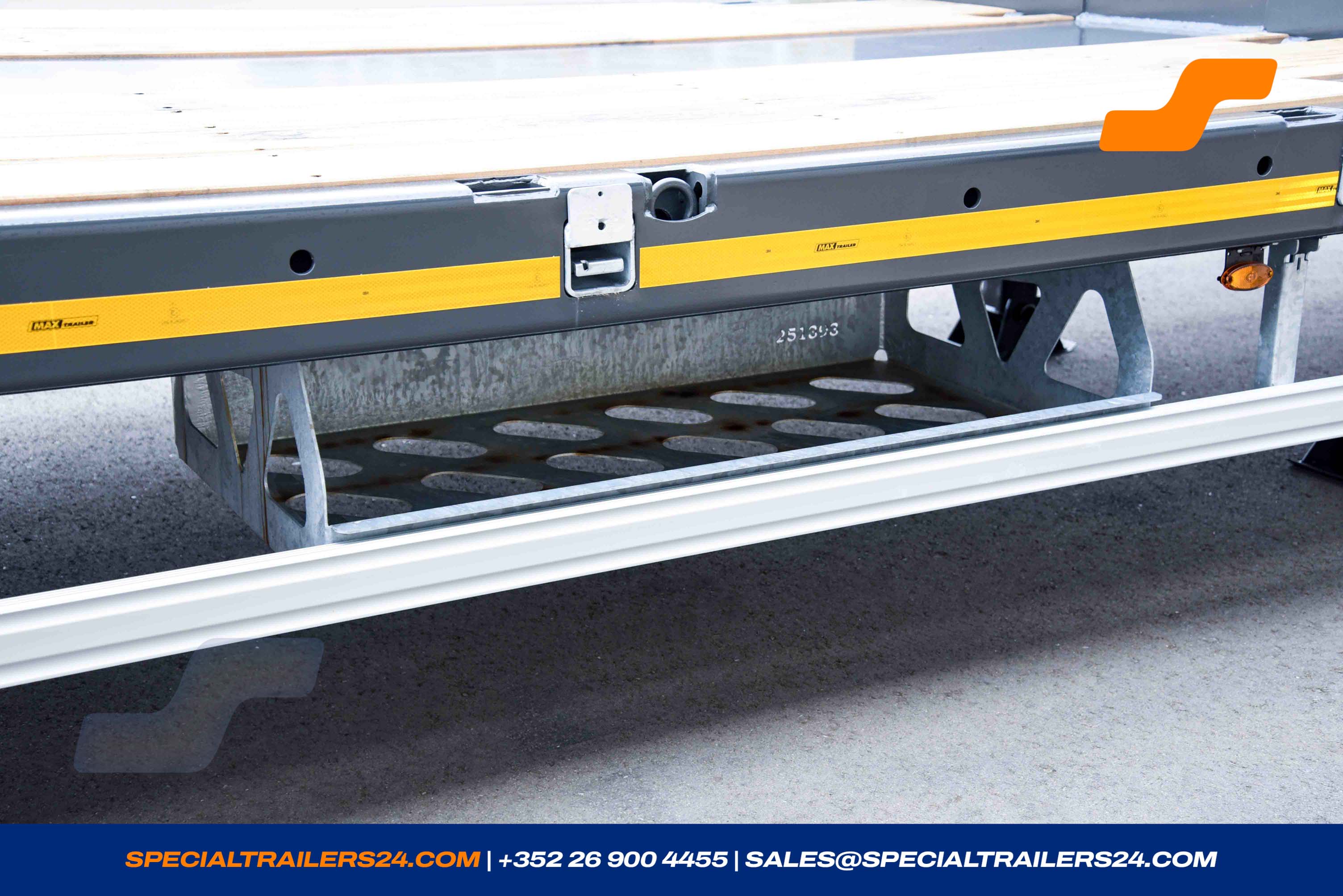 Low loader MAX Trailer MAX110 Vehicle for sale