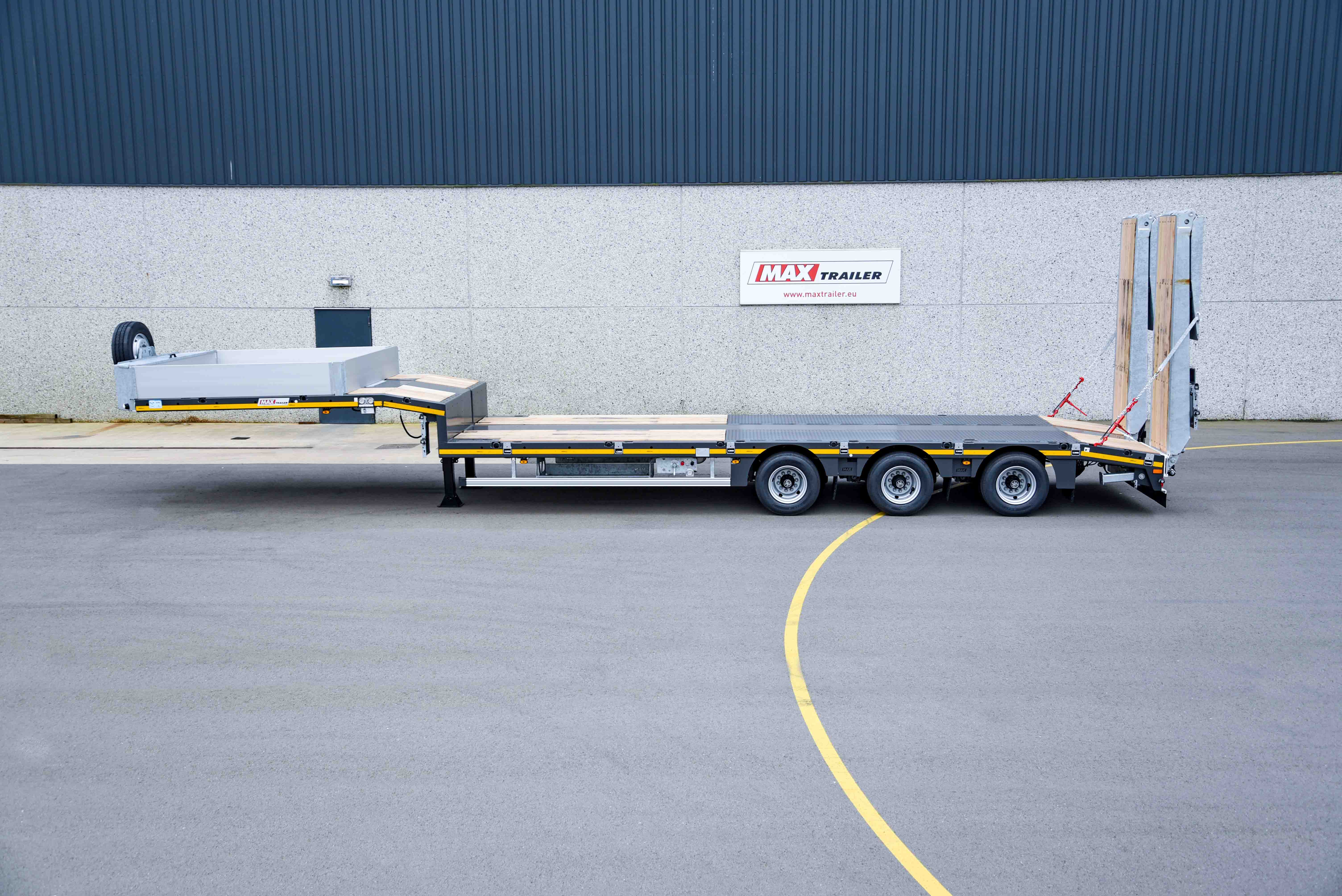 Low loader MAX Trailer MAX110 Vehicle for sale