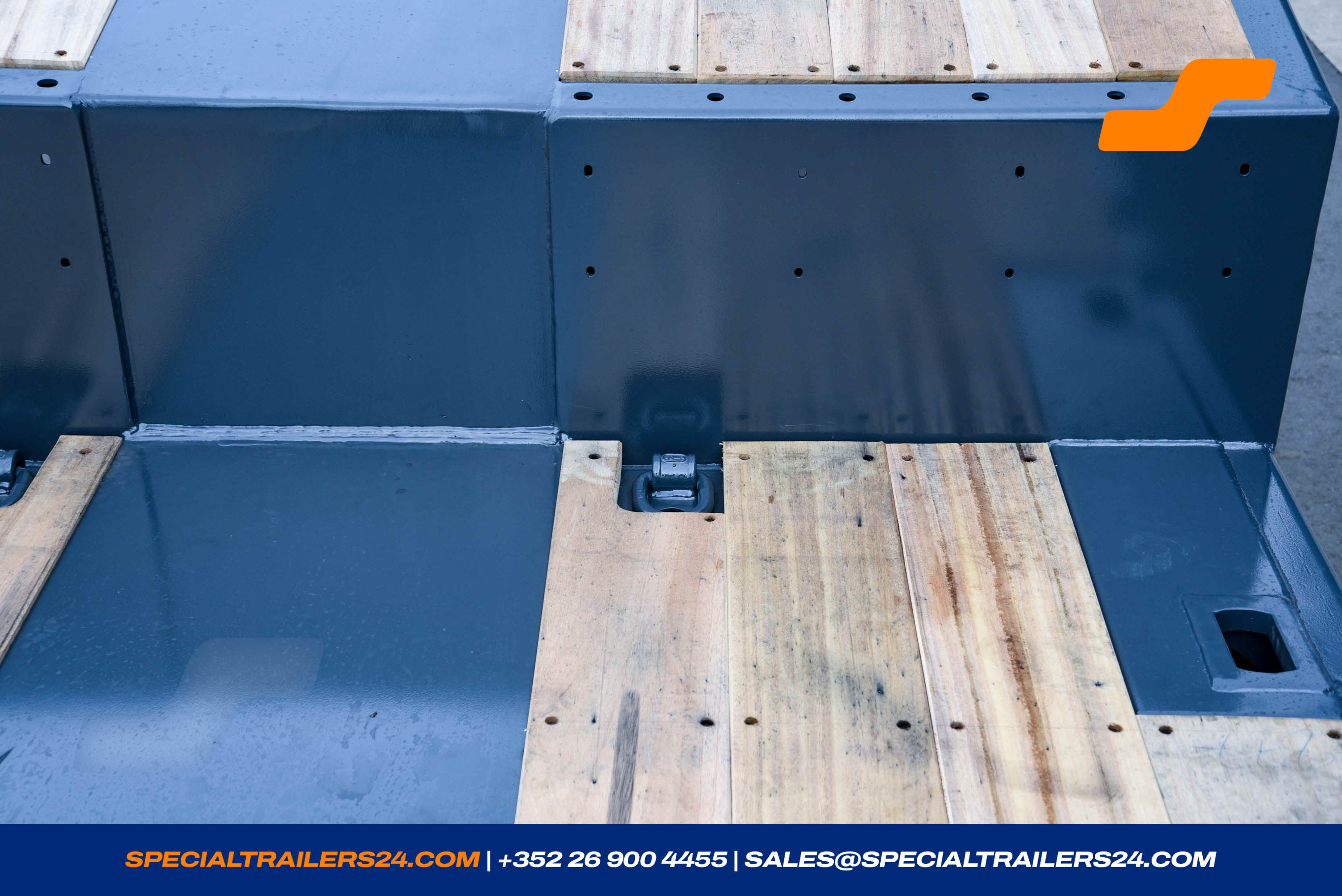 Low loader MAX Trailer MAX110 Vehicle for sale