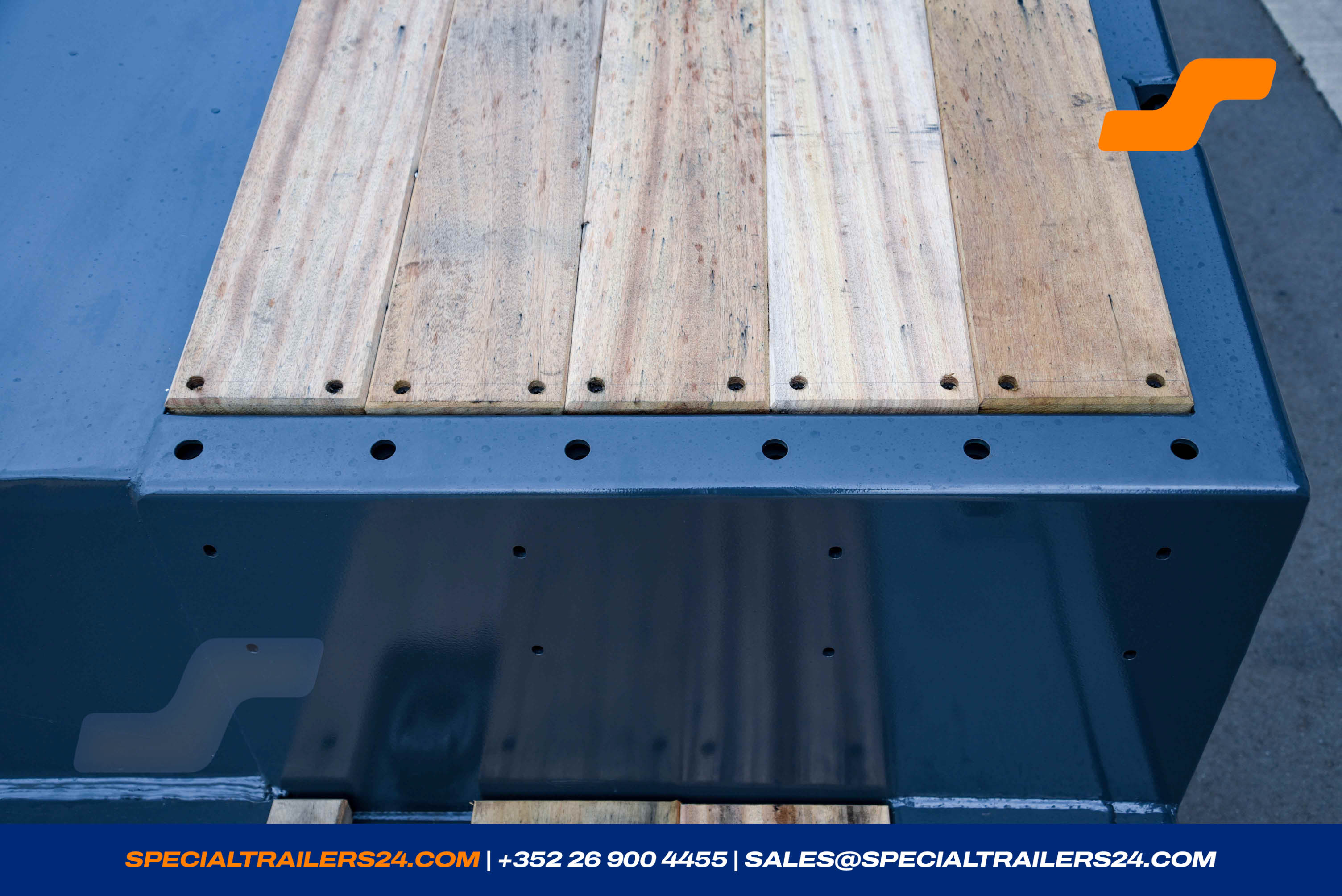 Low loader MAX Trailer MAX110 Vehicle for sale