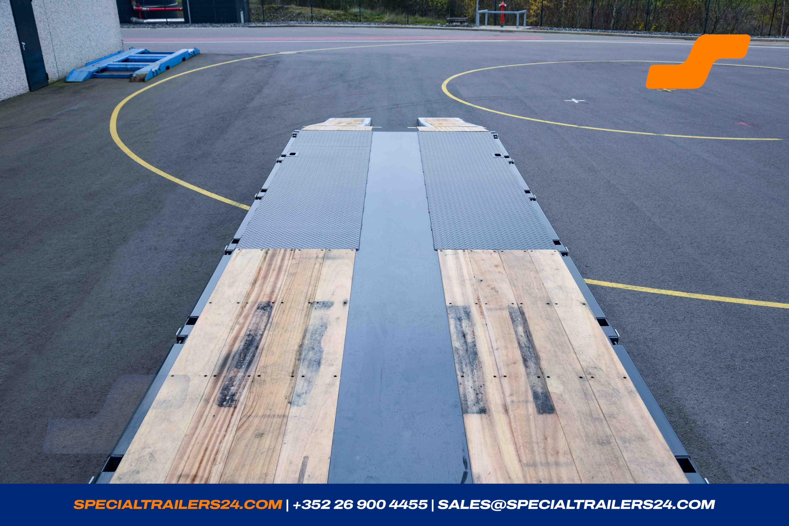 Low loader MAX Trailer MAX110 Vehicle for sale