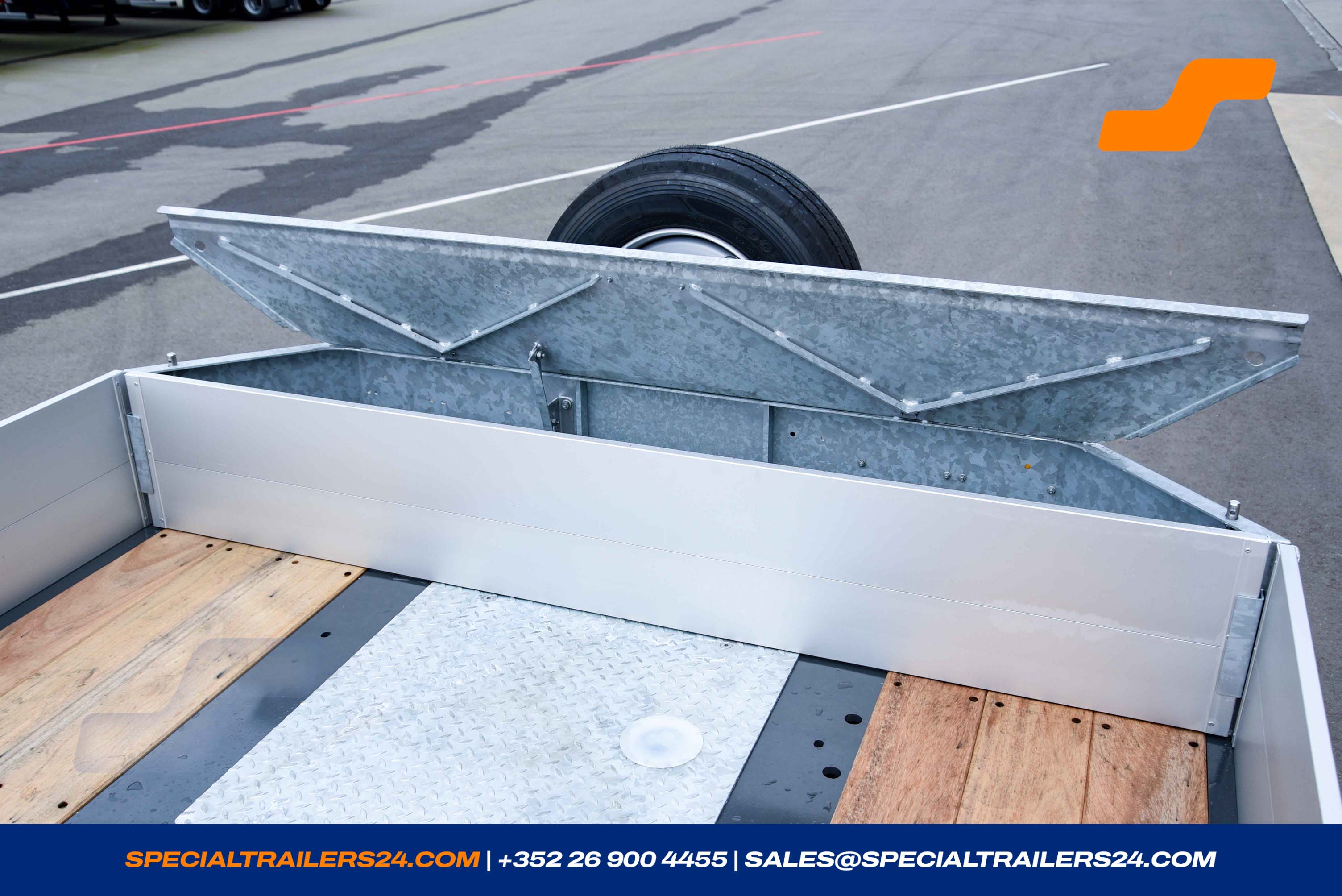 Low loader MAX Trailer MAX110 Vehicle for sale