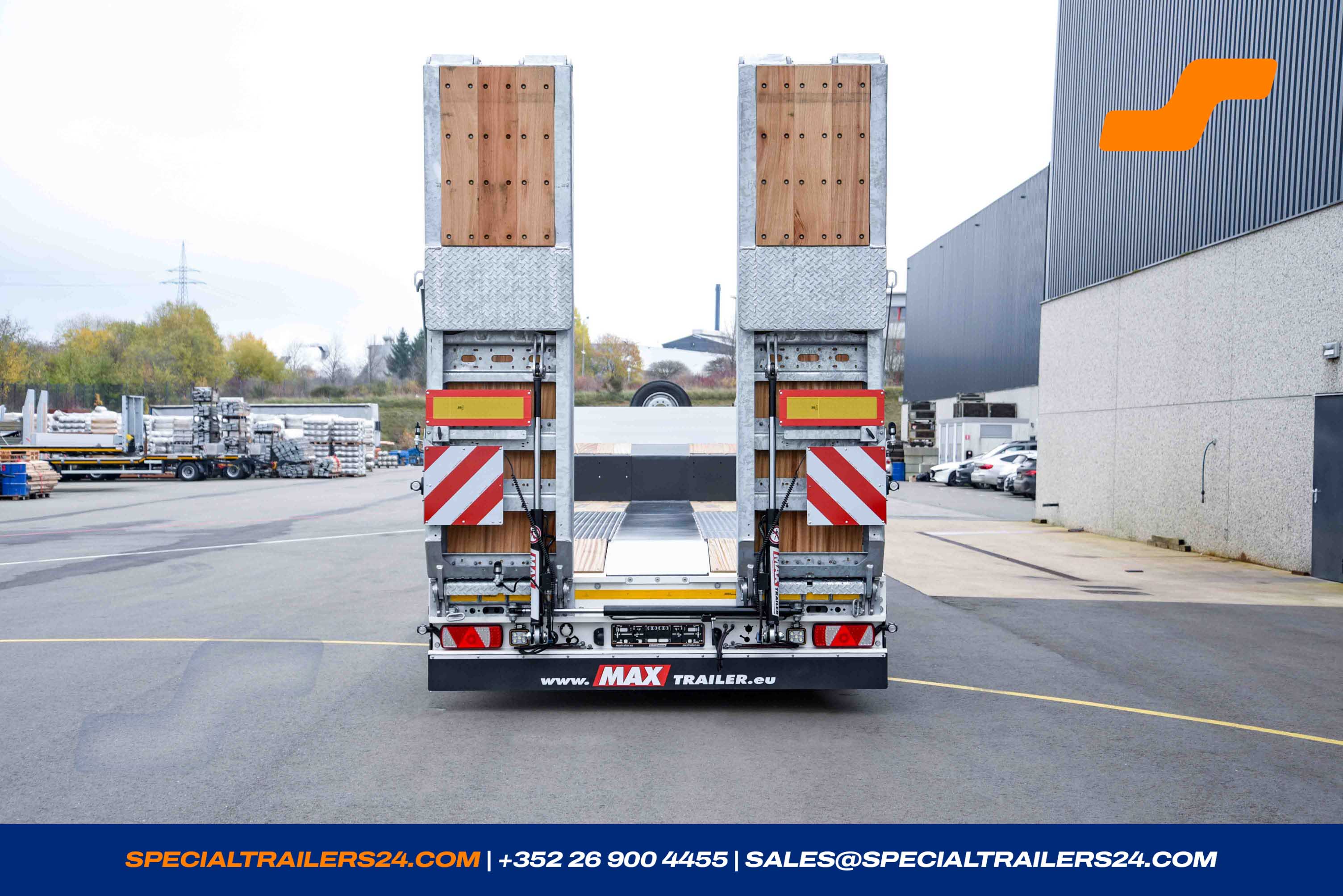 Low loader MAX Trailer MAX110 Vehicle for sale